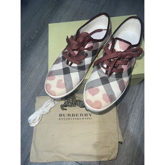 burberry shoes women